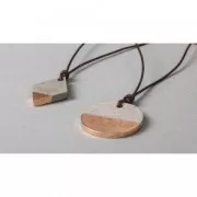 Copos de metal decorativo rojizo x1g