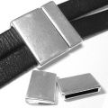 Cierre magnético  23,8x24,4 mm para cordón 20 mm Chapado Plateado envejecido x1