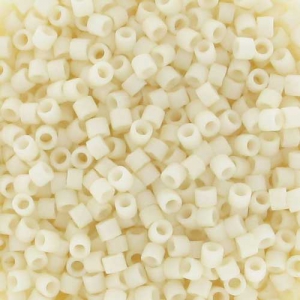 Miyuki Delica 11/0 DB0352 - Mat Opaque Cream envase de 100g