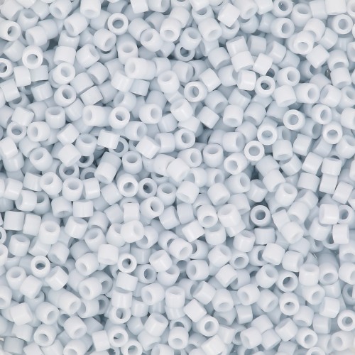 Miyuki Delica 11/0 DB0209 - Opaque Light Gray Luster envase de 100g