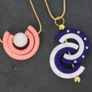 Perla Polaris en forma de herradura con strass 22 mm Dark Indigo x1