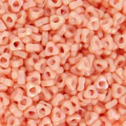 Espaciador triangular Miyuki 2,8 x 1,3 mm SPTR28-0596-1 - Opaco Tea Rose Luster x 10 g