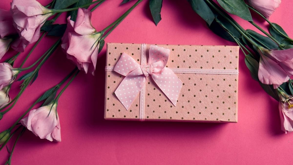 Comment faire un noeud papillon avec un ruban ?