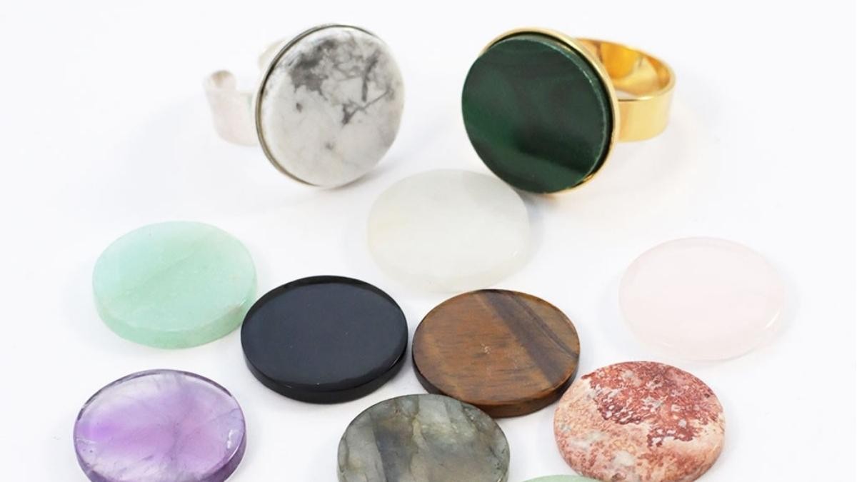 Esquema ¿Cómo se pega un cabujón a un engaste? Esquema ¿Cómo se pega un cabujón a un engaste?