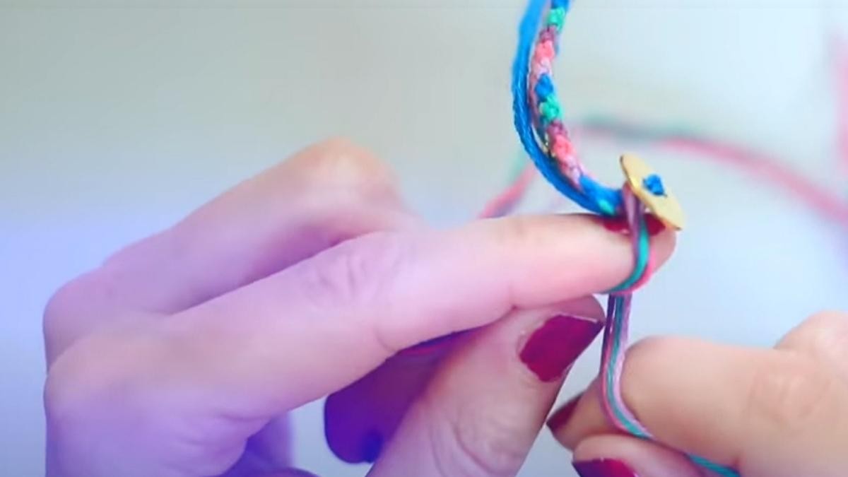 Pulsera brasileña chevron con cuentas : Paso 5