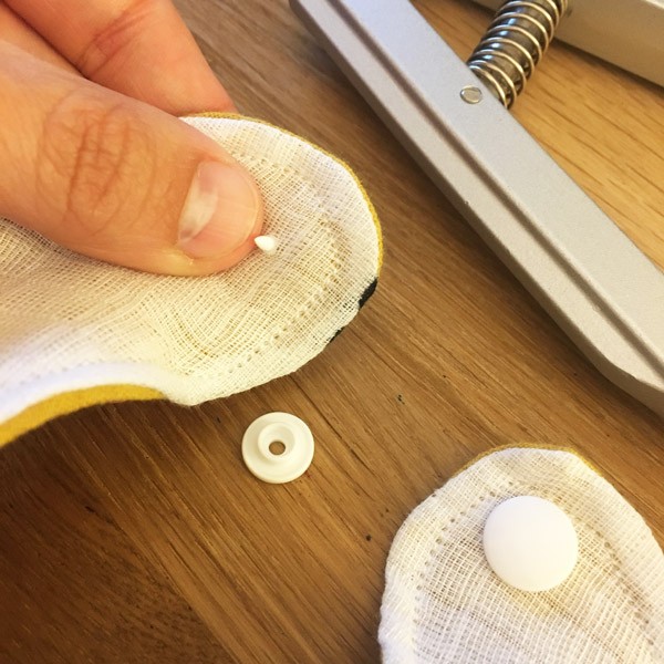 ¿Cómo poner un complemento con unos alicates? : Paso 4 ¿Cómo poner un complemento con unos alicates? : Paso 4