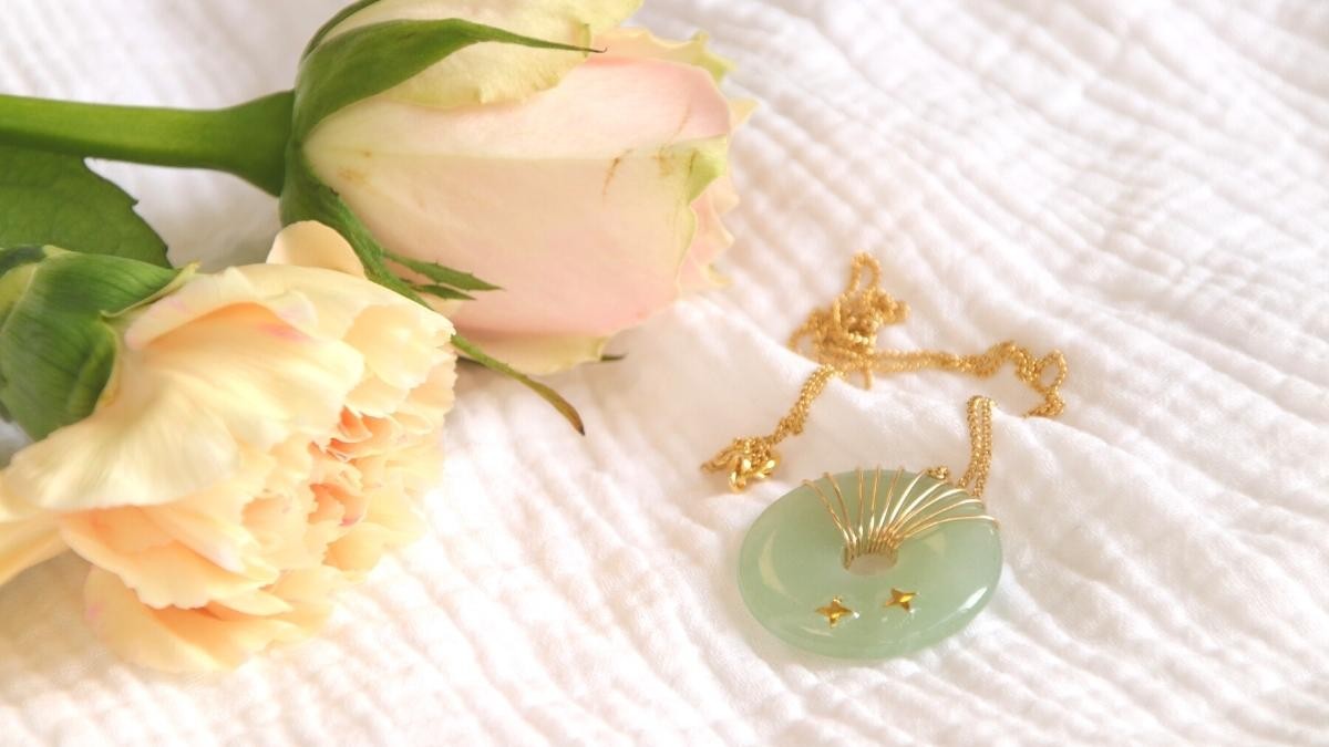 ¿Cómo desenredar la cadena de un collar?