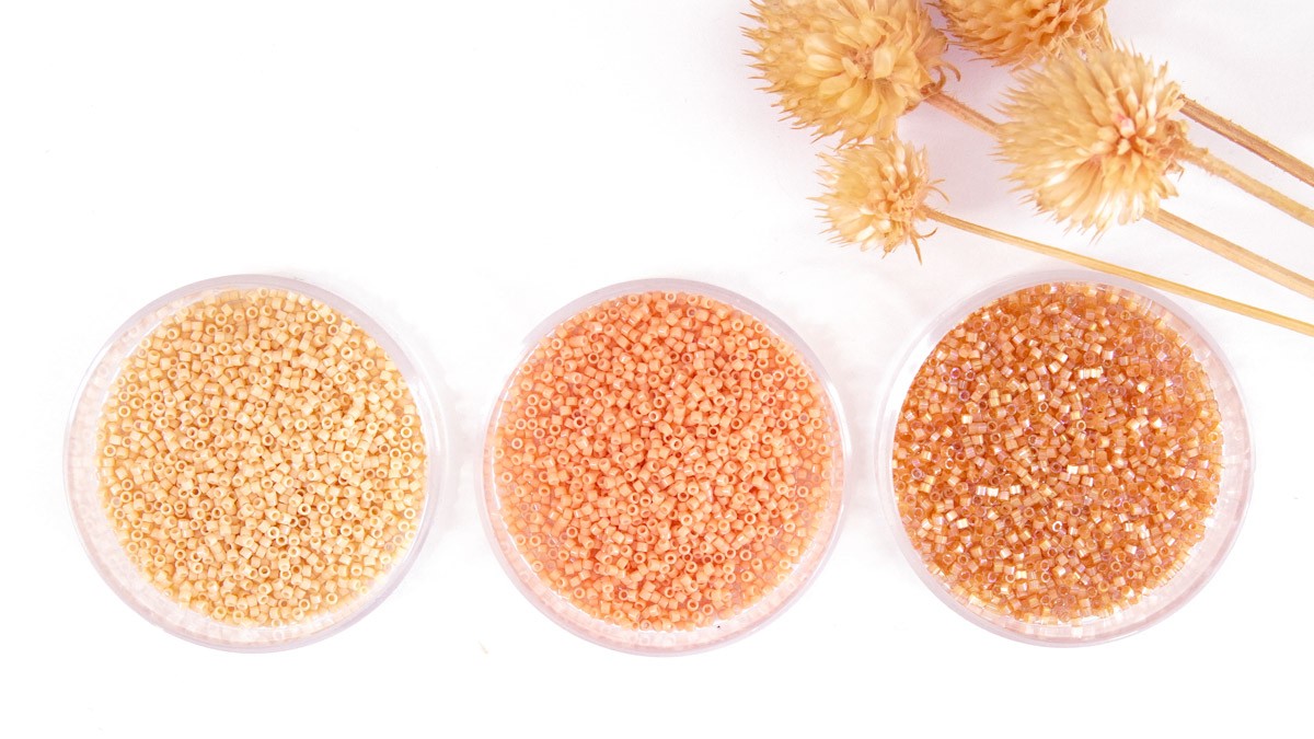 Cuentas Miyuki Delica color melocotón