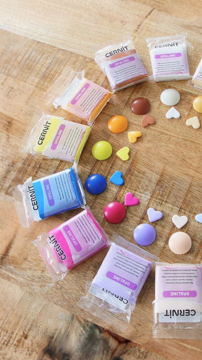 Esquema Pasta autoendurecible VS arcilla polimérica: ¿qué elegir?