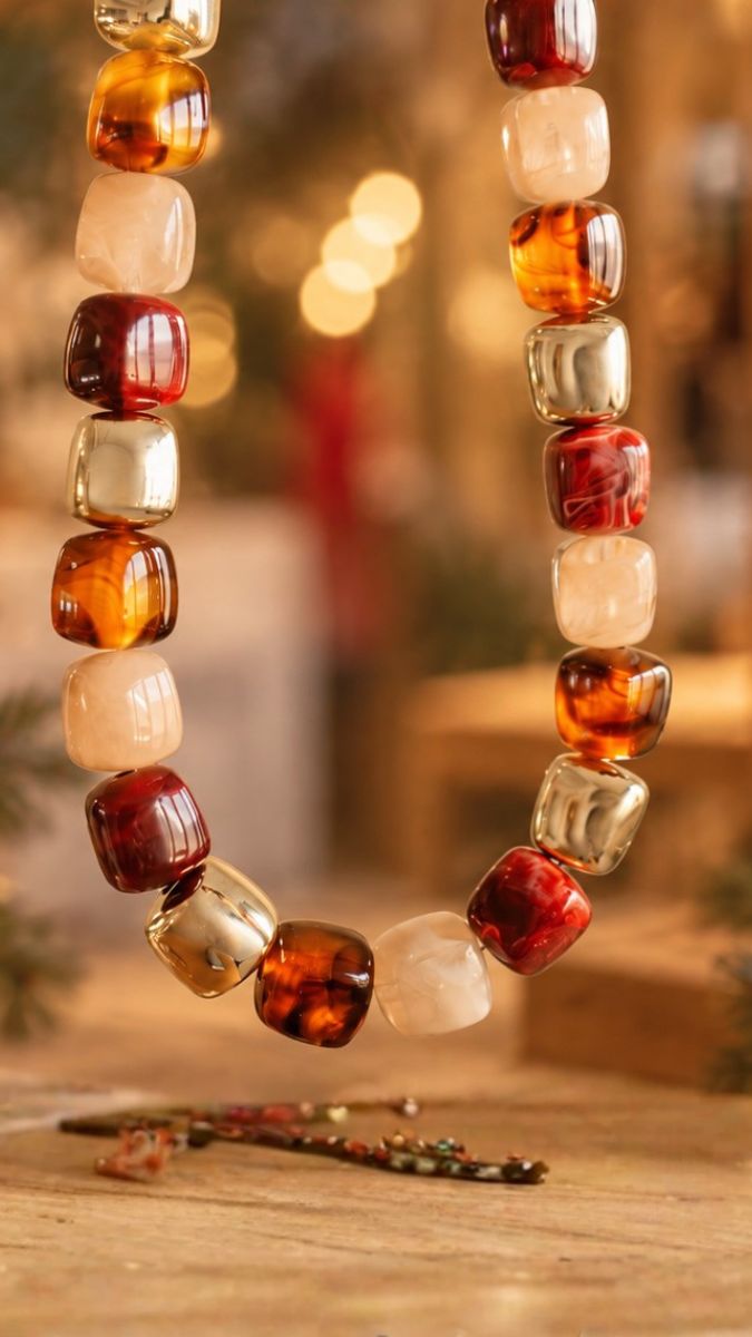 Esquema 10 joyas de moda para vender en un mercadillo navideño Esquema 10 joyas de moda para vender en un mercadillo navideño