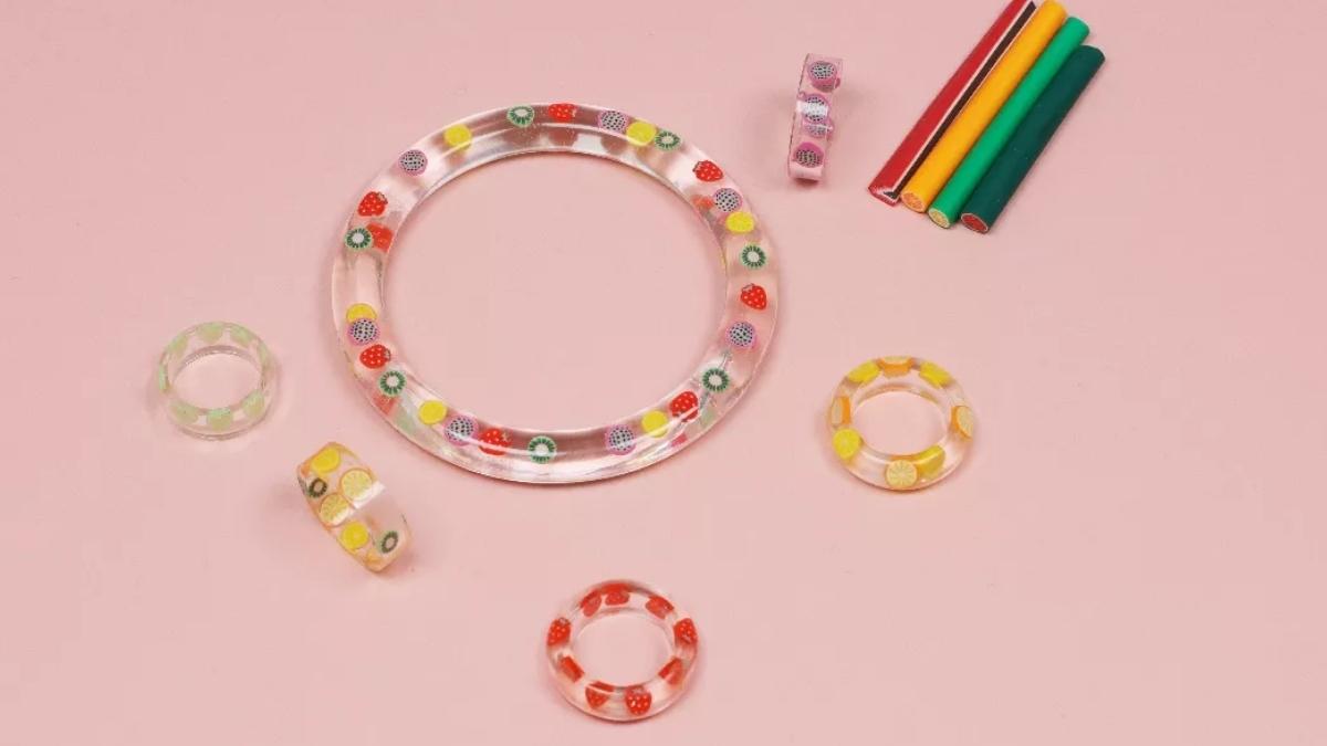 bracelet jonc résine époxy avec inclusion