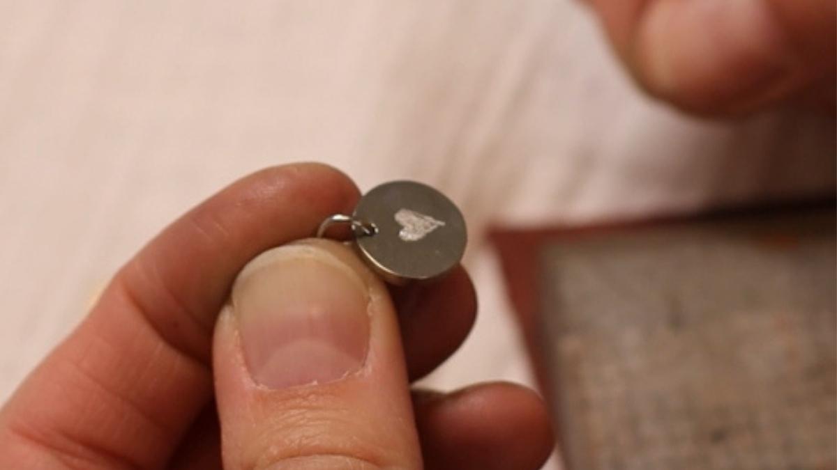 graver de l'acier inox