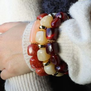 Bracelet élastique en perles en résine irrrégulières