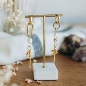 boucles d'oreilles asym&eacute;trique en acier inox