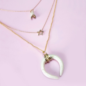 collier multirang corne