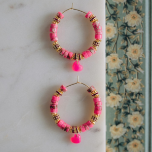 boucles d'oreilles en R&eacute;galite teint&eacute;e