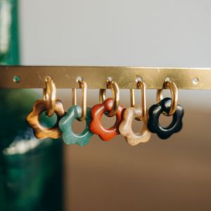 boucles d'oreilles fleurs tendance