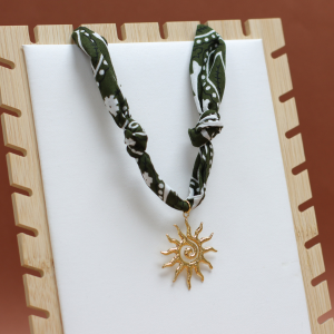 Collier Bandana Femme pendentif soleil