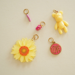 assortiment de breloques pour grigri de sac estival