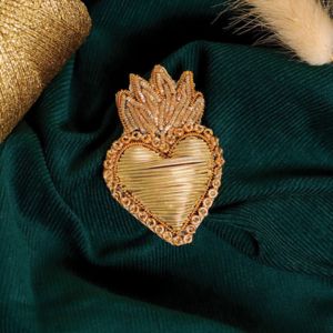 broche brodée