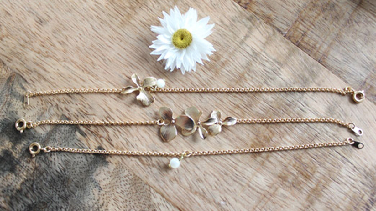 DIY Pulseras apilables de flores doradas : Paso 3