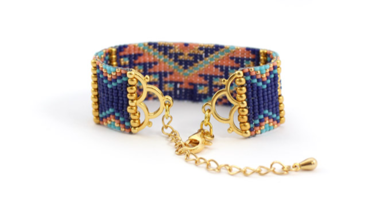 Esquema Pulsera de tejido Miyuki en rocailles 15 y 8 con puntas de escamas. Esquema Pulsera de tejido Miyuki en rocailles 15 y 8 con puntas de escamas.