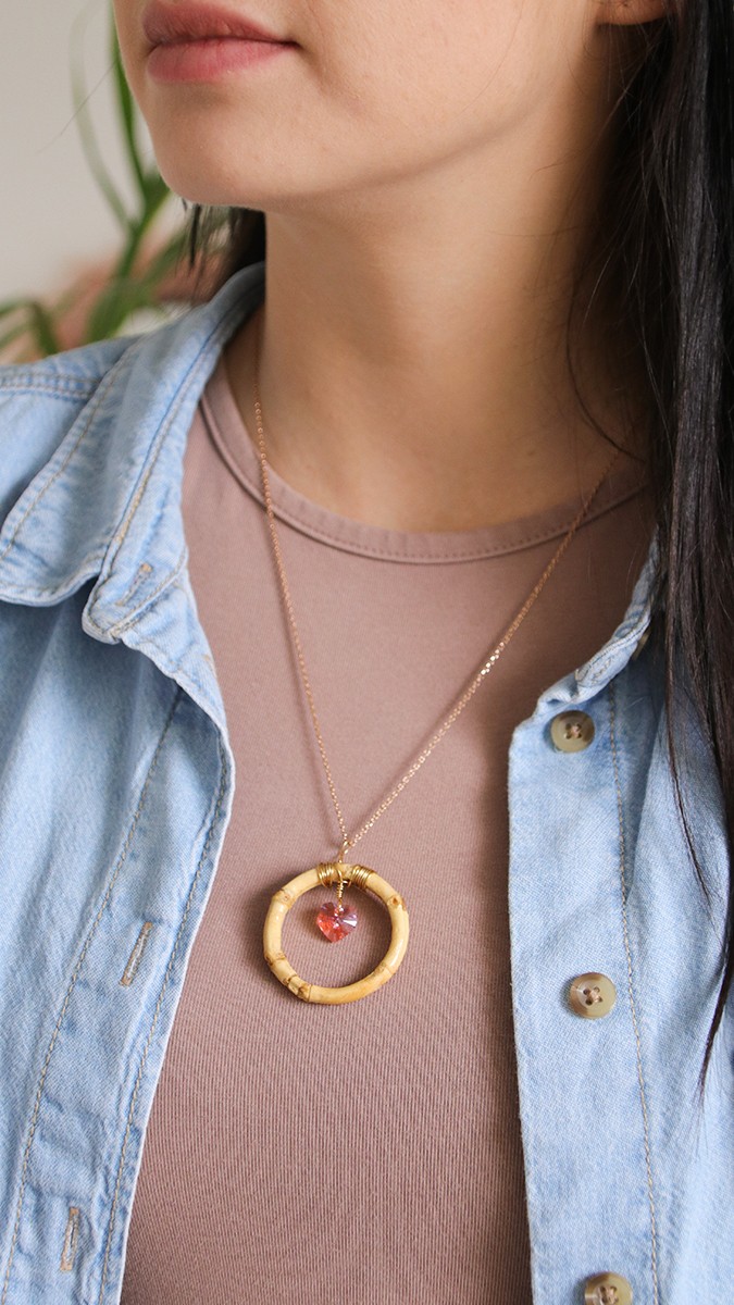 Esquema Colgante de bricolaje de bambú, corazón de PureCrystal y envoltura de alambre Esquema Colgante de bricolaje de bambú, corazón de PureCrystal y envoltura de alambre