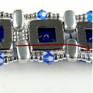 Pulsera Eléonore en perlas de PureCrystal y perlas de cristal de Puca : Paso 14 Pulsera Eléonore en perlas de PureCrystal y perlas de cristal de Puca : Paso 14