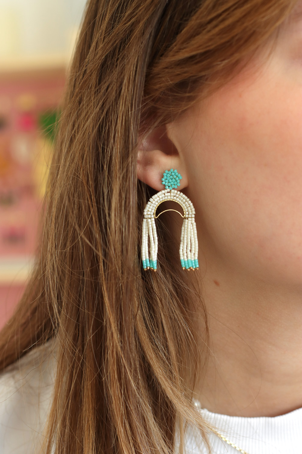 Esquema Miyuki cuelga aretes que tejen el arco de un círculo Esquema Miyuki cuelga aretes que tejen el arco de un círculo