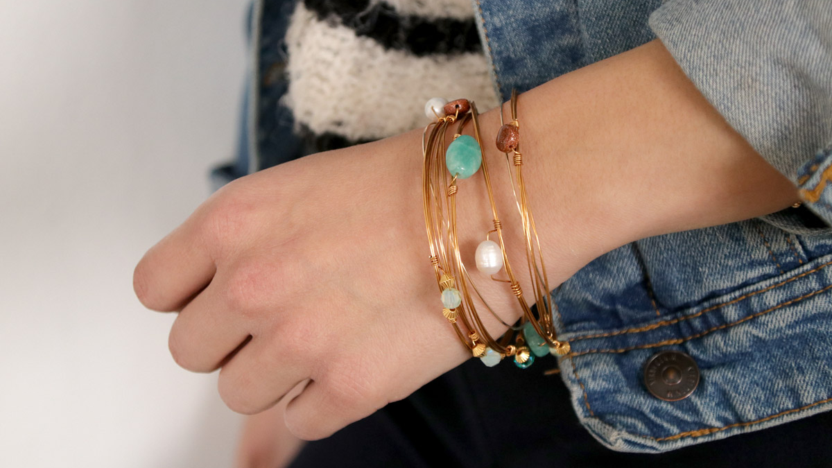 Esquema DIY Pulseras de alambre de latón y cuentas de cristal puro