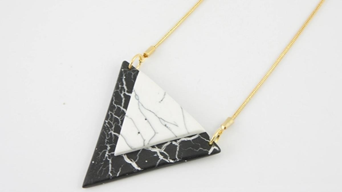 Colgante con efecto mármol de arcilla polimérica