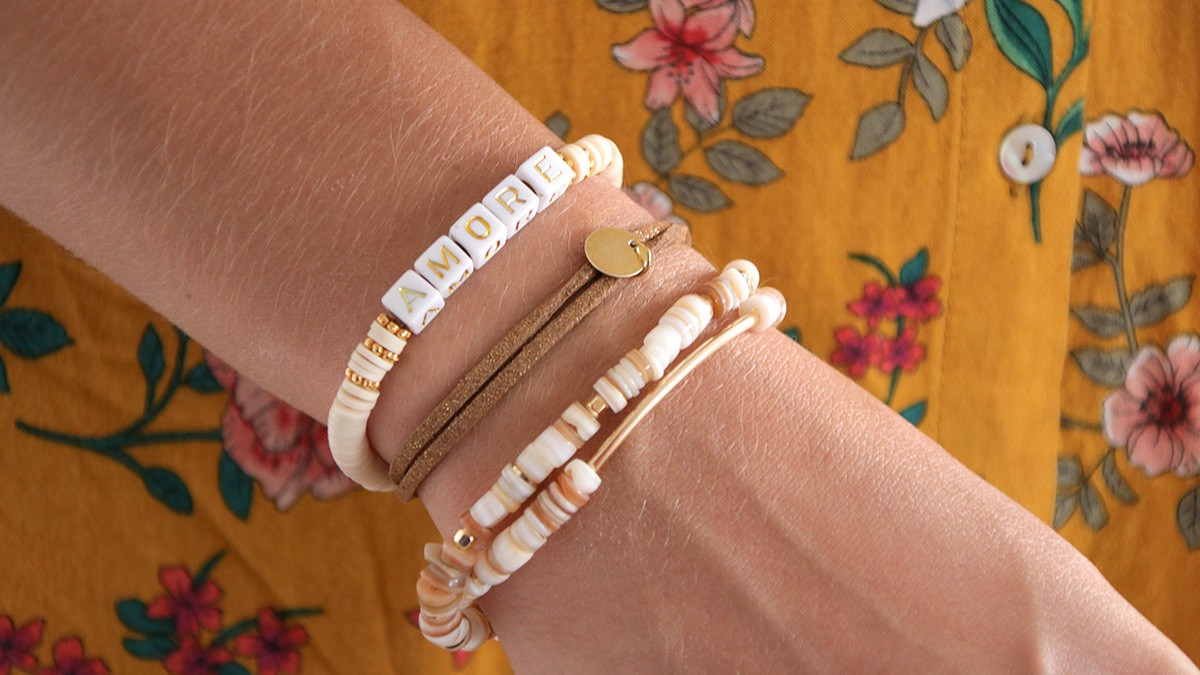 Pulsera 2 en 1 de nácar heishi y cuentas rellenas de oro Pulsera 2 en 1 de nácar heishi y cuentas rellenas de oro