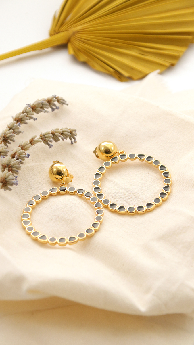 Esquema Trío de pendientes y clips de oreja de época