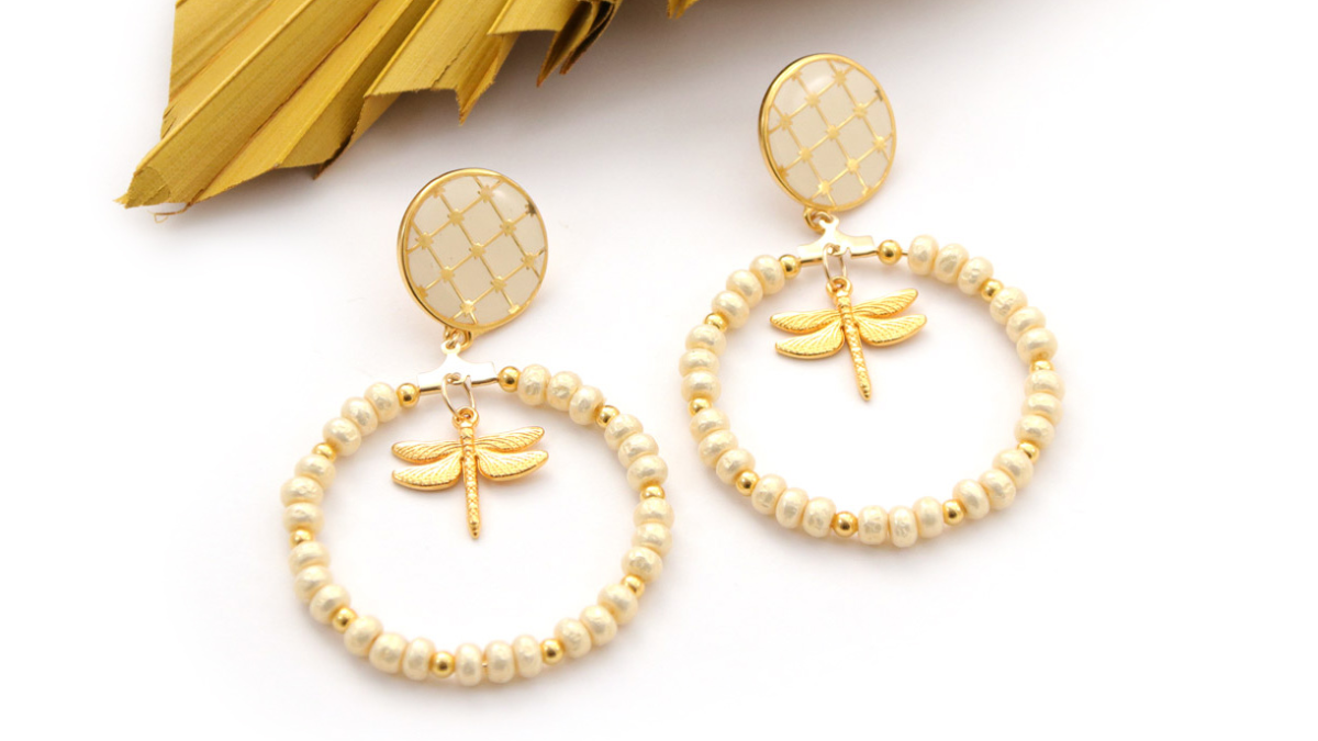 Trío de pendientes y clips de oreja de época : Paso 4