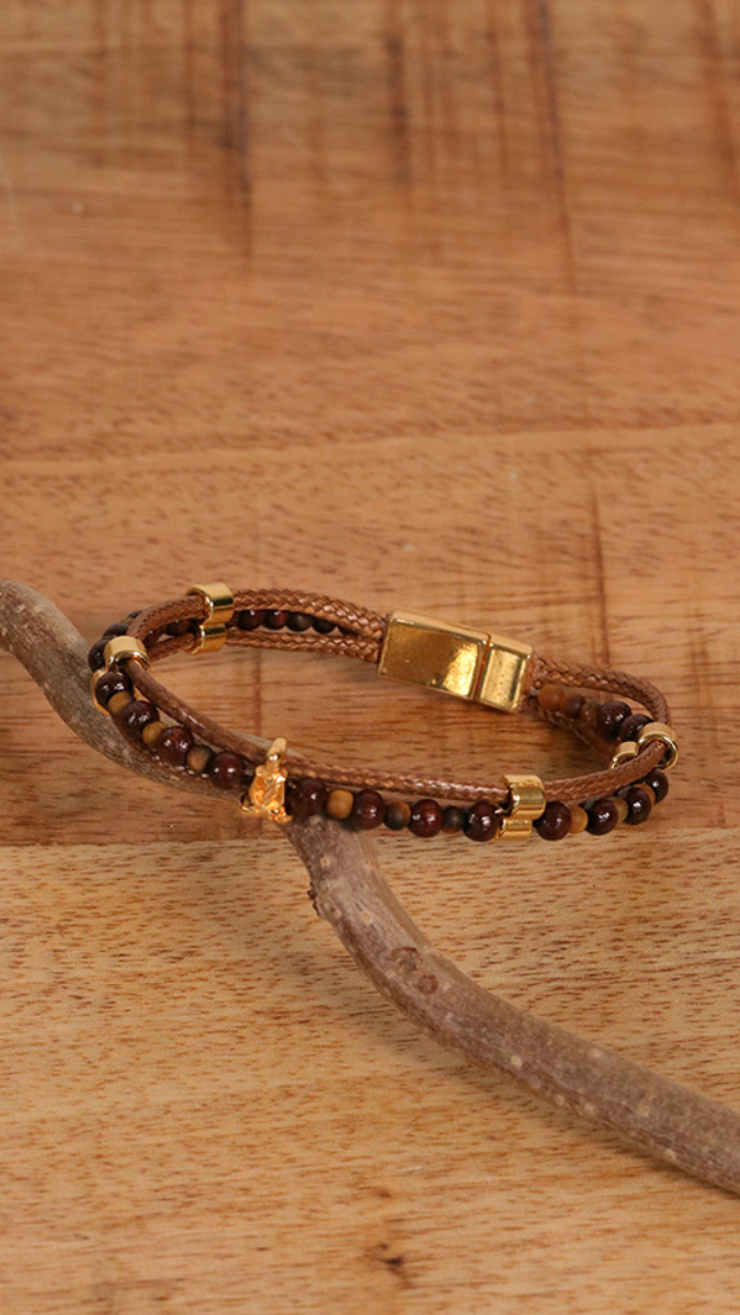 Esquema El brazalete para hombres tiene cuentas de madera de varios rangos y Buda Esquema El brazalete para hombres tiene cuentas de madera de varios rangos y Buda