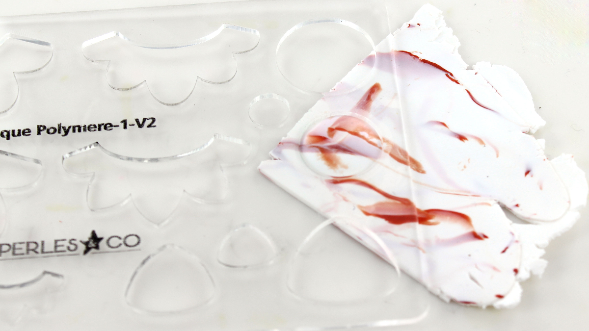 Pendientes de plantilla de flores Perles y Co : Paso 6