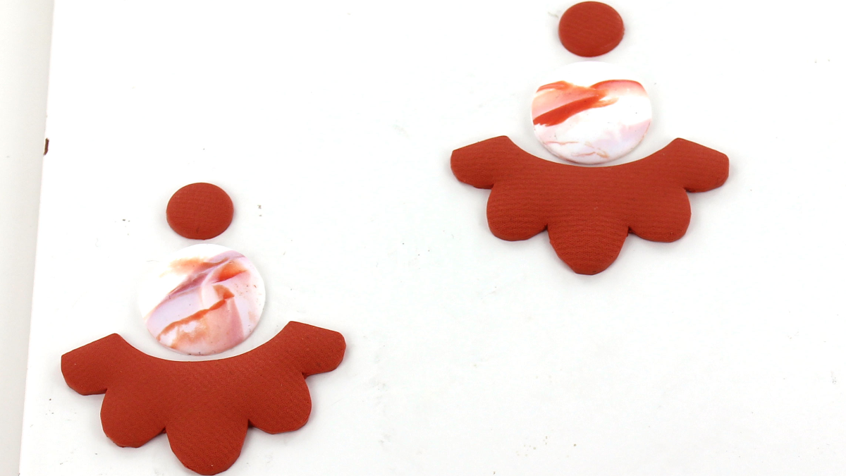 Pendientes de plantilla de flores Perles y Co : Paso 9