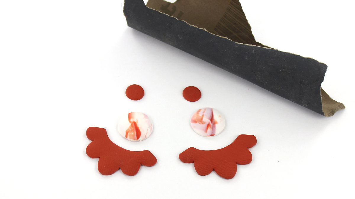 Pendientes de plantilla de flores Perles y Co : Paso 10