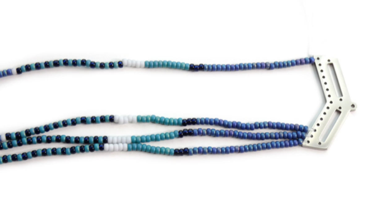 Collar largo de varias vueltas con cuentas de semillas de miyuki azules y turquesas. : Paso 5