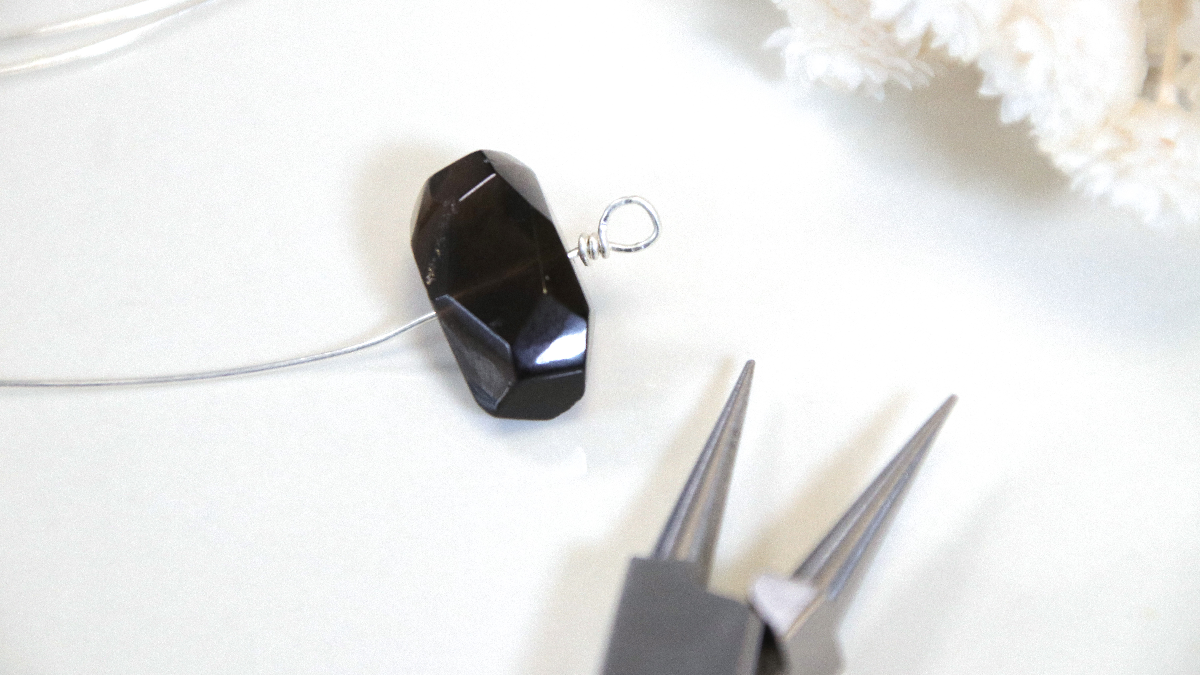 Collar de cadena de bolas de plata esterlina 925 con un colgante de piedras preciosas : Paso 3