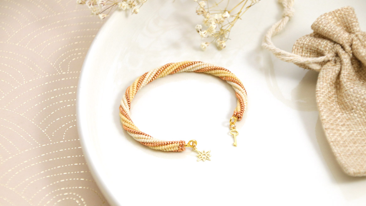 Pulsera en tejido de espiga retorcido con cuentas de semillas Miyuki 15/0