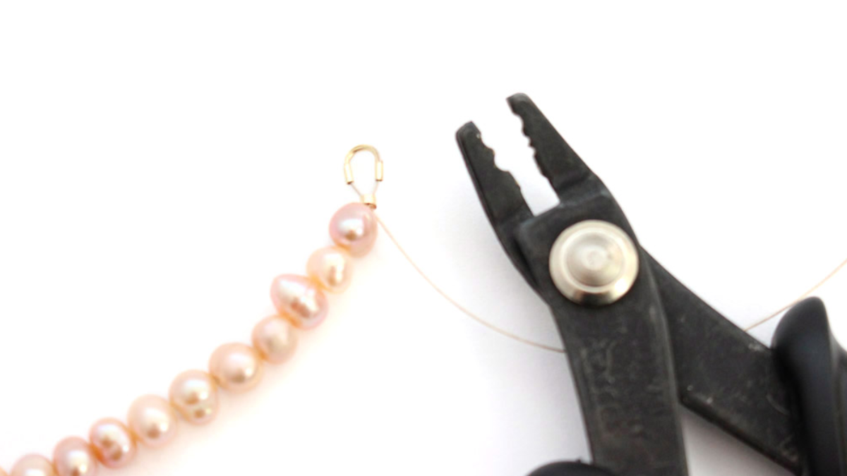 DIY Apilamiento de collares de oro maxi cadenas y gargantillas de perlas de agua dulce : Paso 1