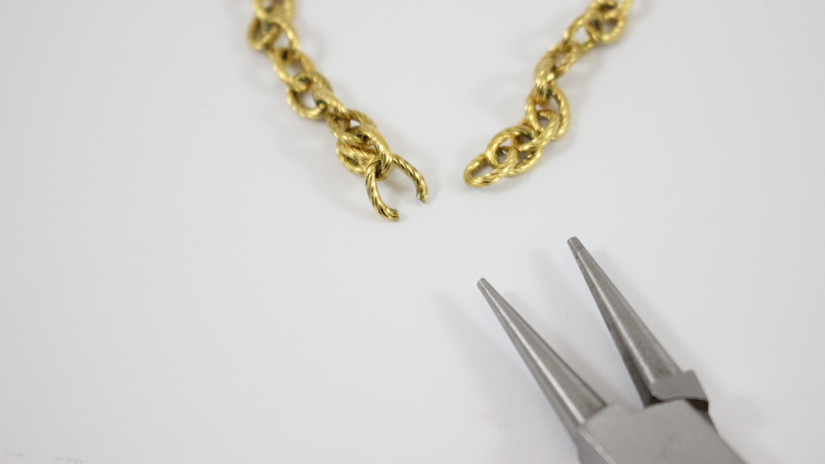 Pendientes criollos de metal y acrílico de punto grande : Paso 2