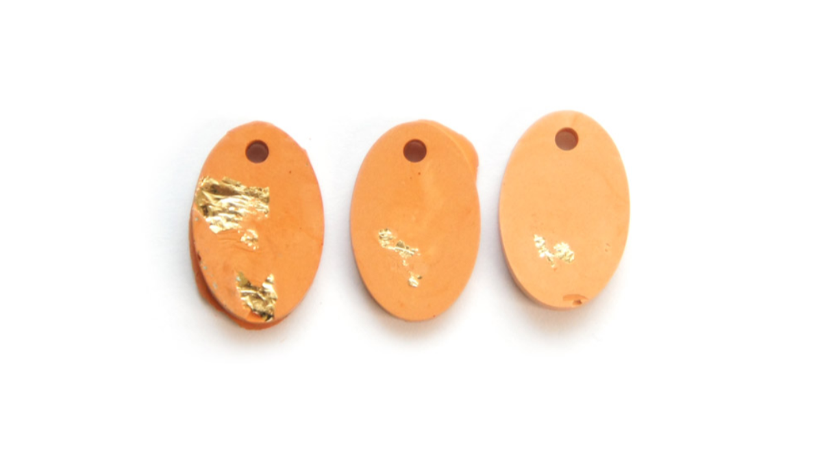 Tutorial de pendientes con polvo de moldear imitación cerámica Raysin : Paso 3