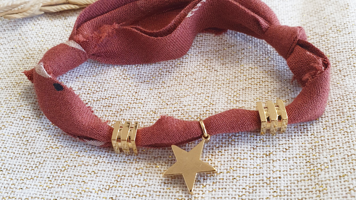 Esquema Pulsera deslizante con colgante de estrella dorada