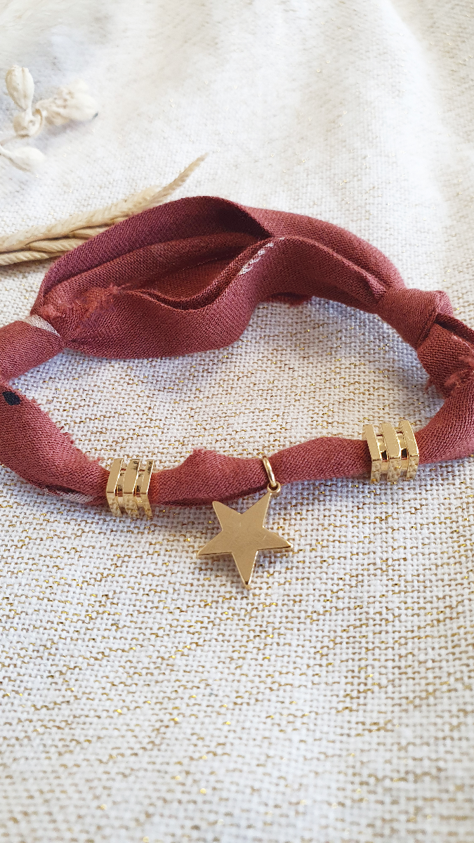 Esquema Pulsera deslizante con colgante de estrella dorada