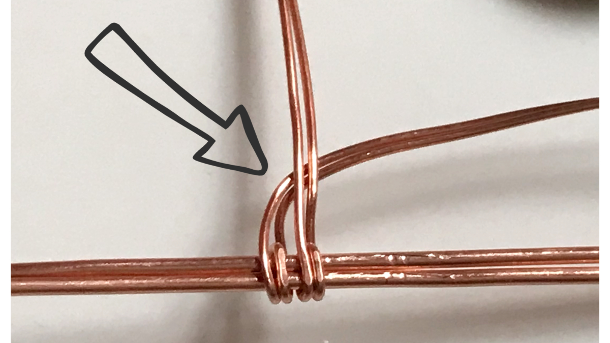 Conjunto de colgante de alambre con cabujón de piedra preciosa y alambre de cobre : Paso 10