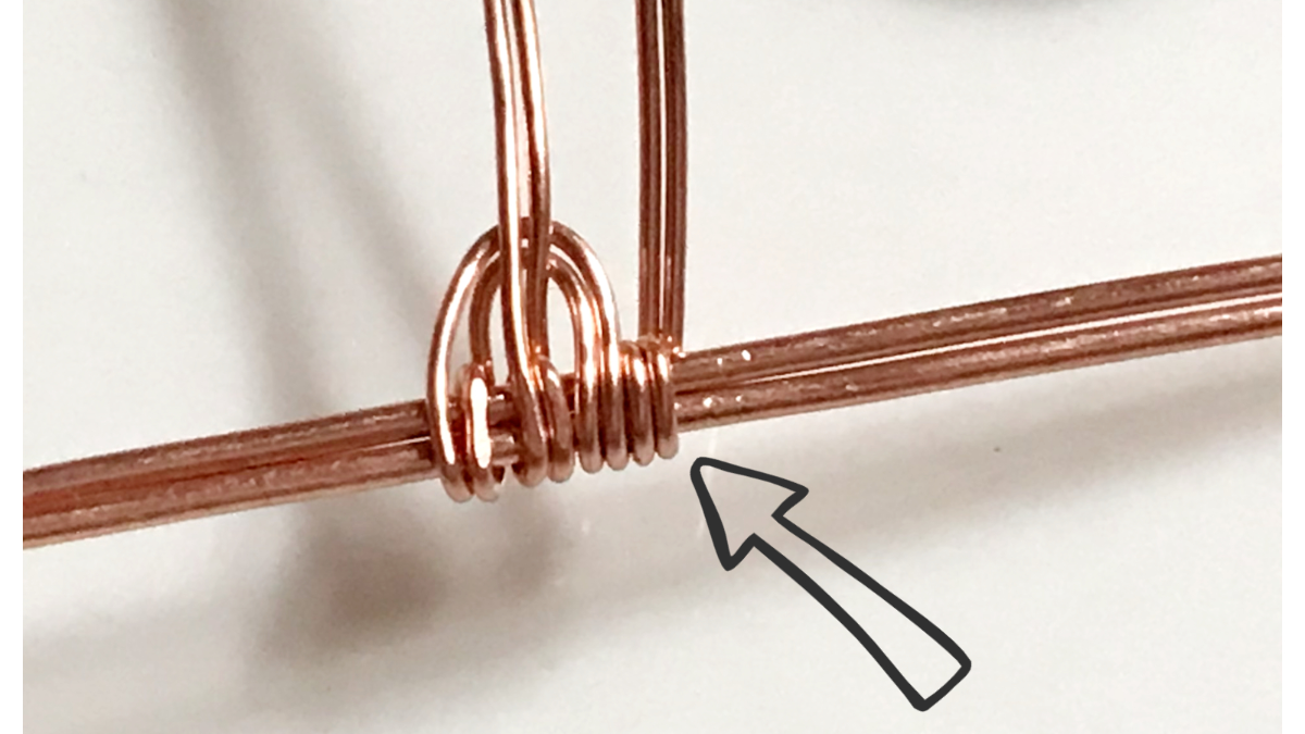 Conjunto de colgante de alambre con cabujón de piedra preciosa y alambre de cobre : Paso 12