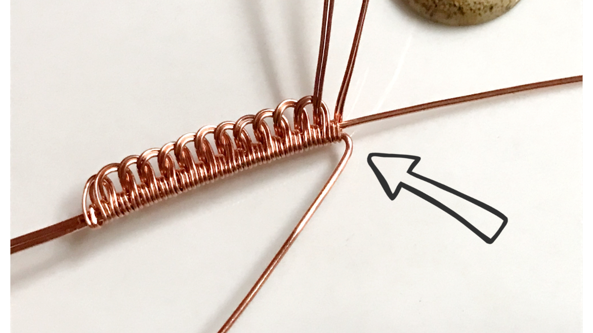 Conjunto de colgante de alambre con cabujón de piedra preciosa y alambre de cobre : Paso 19