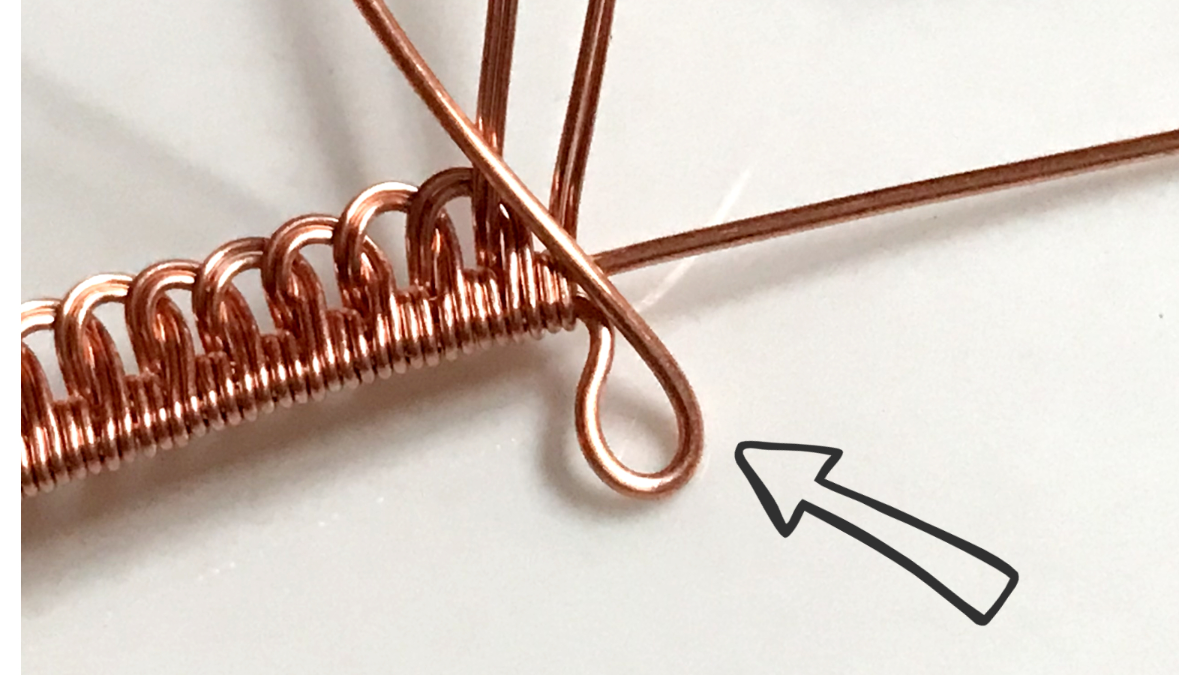 Conjunto de colgante de alambre con cabujón de piedra preciosa y alambre de cobre : Paso 20